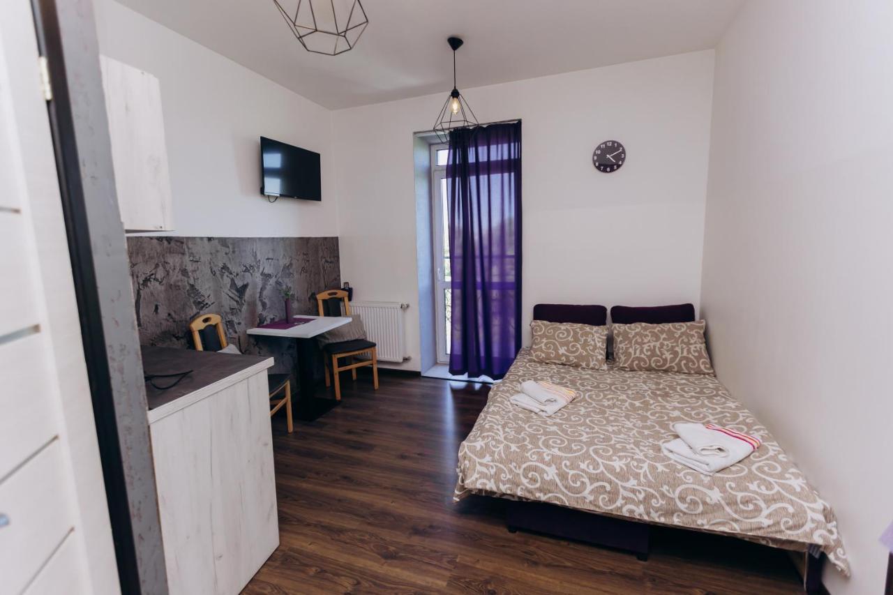 Нові Apartments Біля Жд Вокзалу Ivano-Frankivsk Eksteriør billede